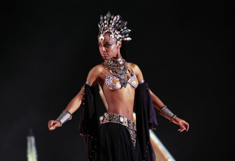 Aaliyah como a rainha Akasha