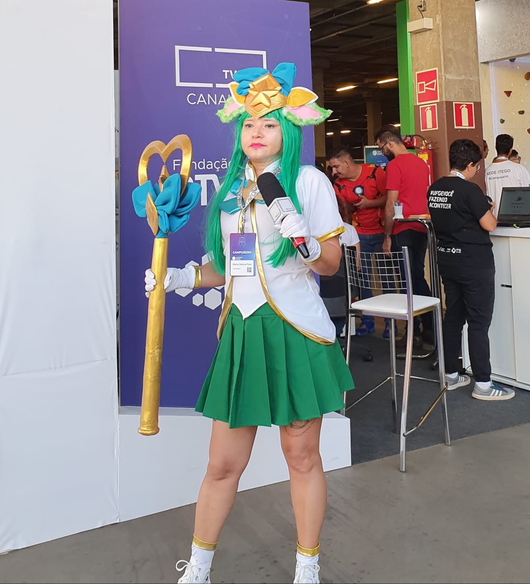 Maria Helena com o cosplay de Lulu STG do jogo League of Legends