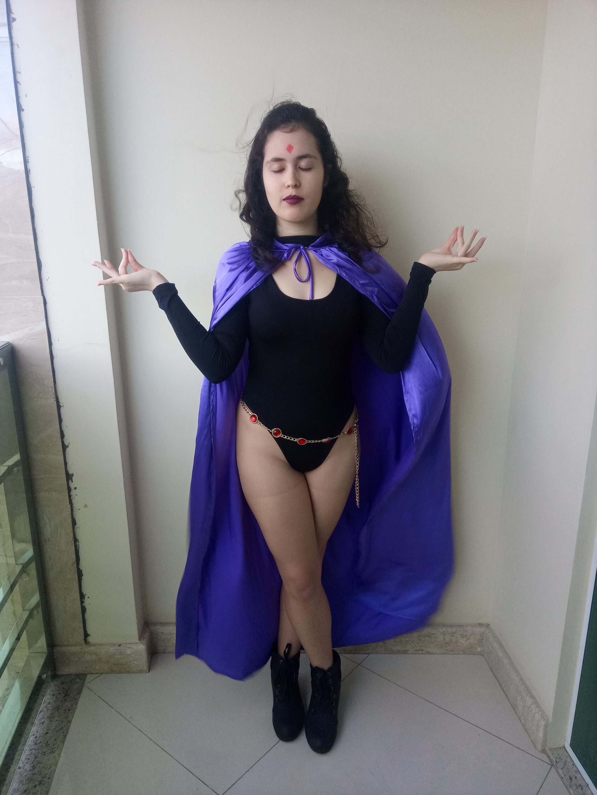 Luana Carvalho com o cosplay de Ravena