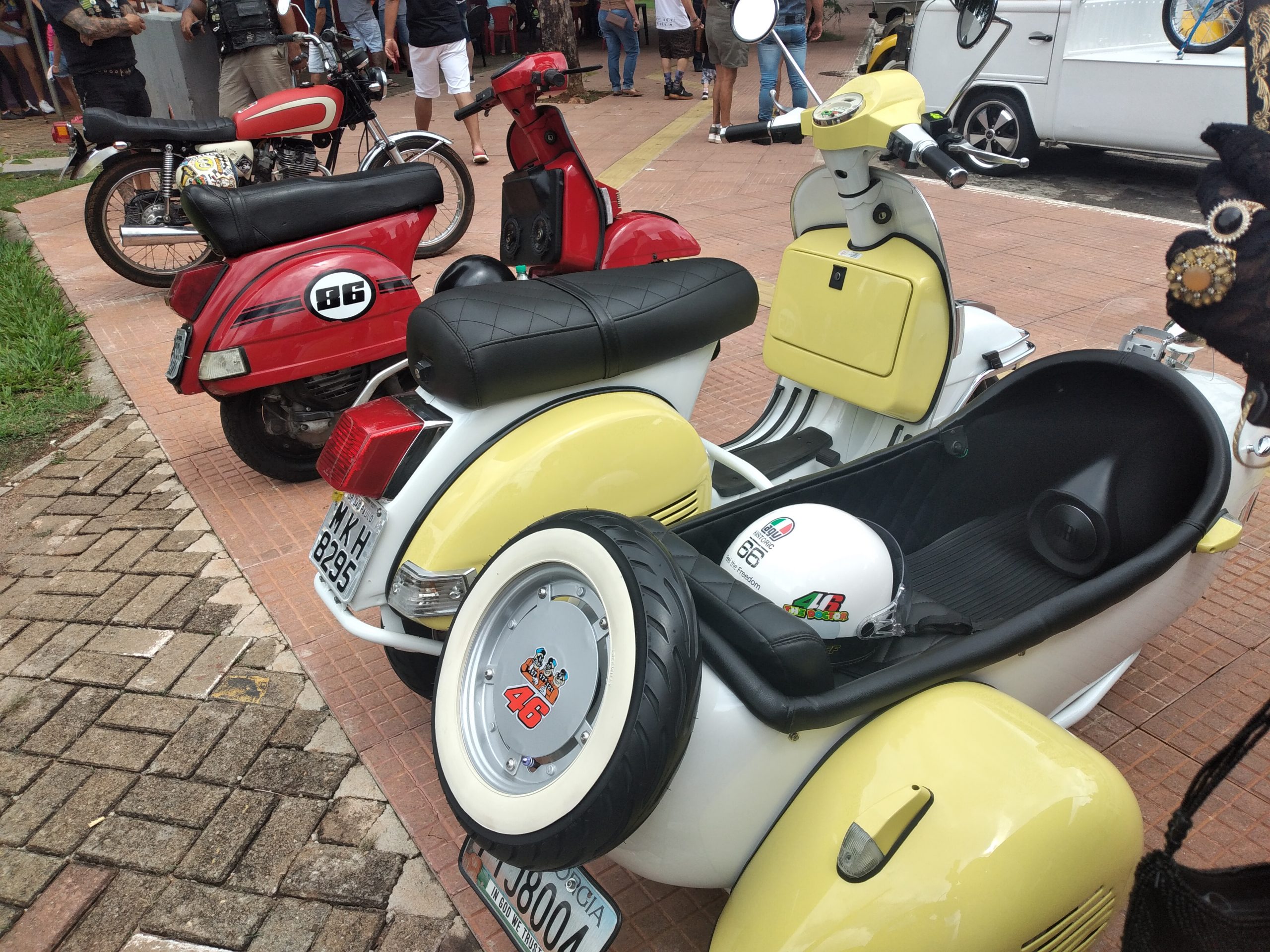 Exposição de motos antigas na Feira de Antiguidades. Novembro de 2021.